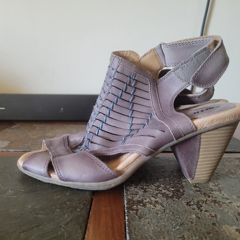 Earth LIBRA Sandals 9.5